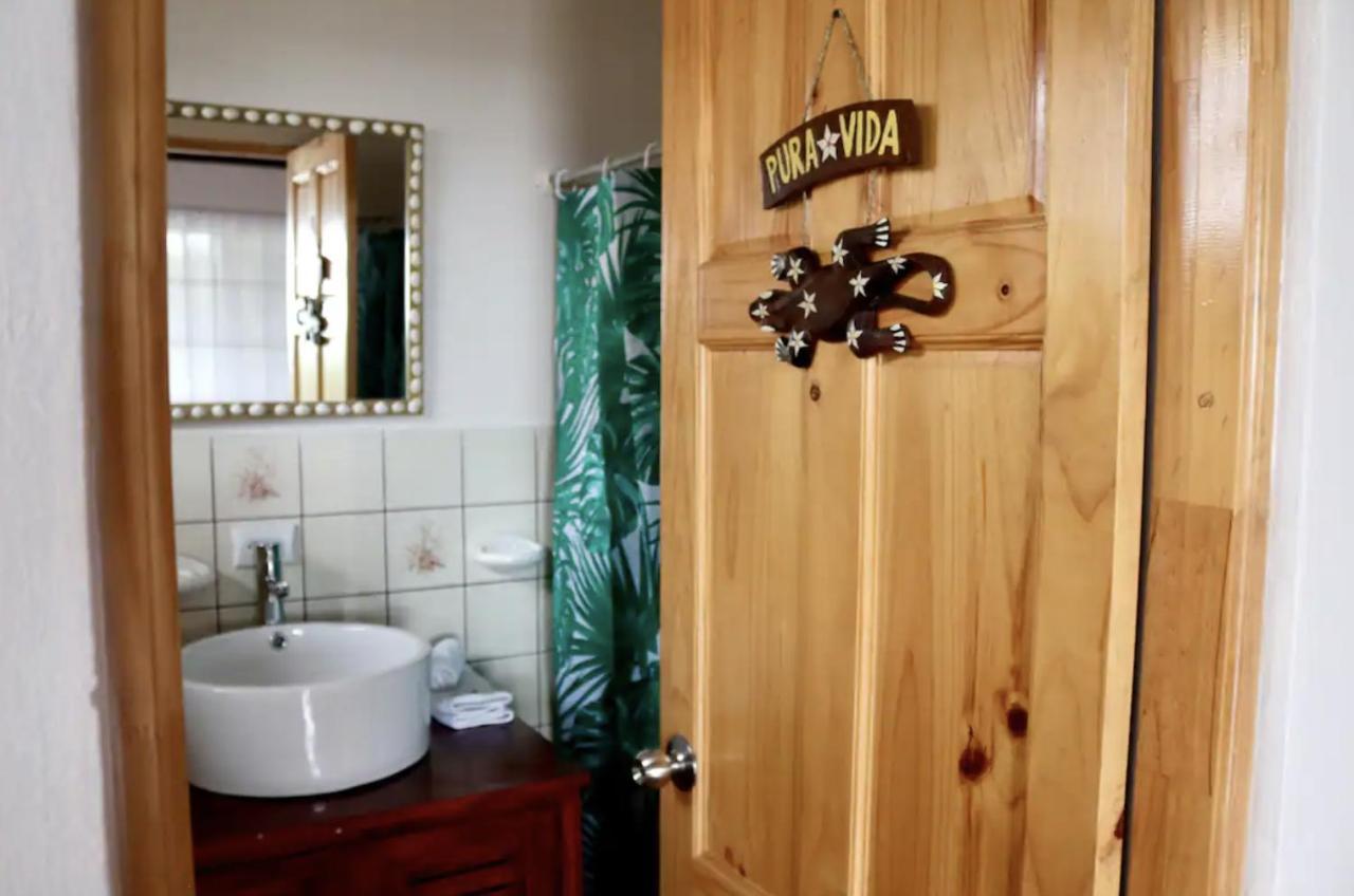 Casa Geraldo Bed & Breakfast Manuel Antonio Exterior photo